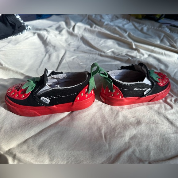 VANS strawberry velcro / slip on shoes 🍓 - Picture 6 of 9